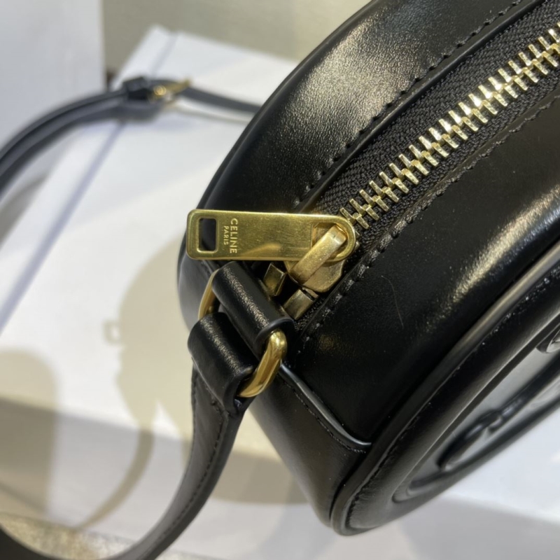 Ce1i*e triomphe bags